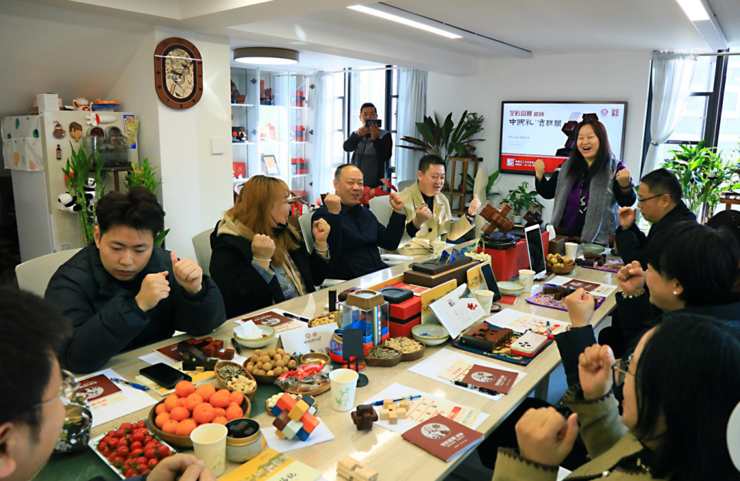 1765605888775307.png 640 (2).png